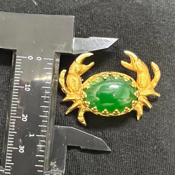 Vintage Crab Brooch Gold Tone Green Cabochon Cancer Zodiac Pin Costume Jewelry - Picture 10 of 11